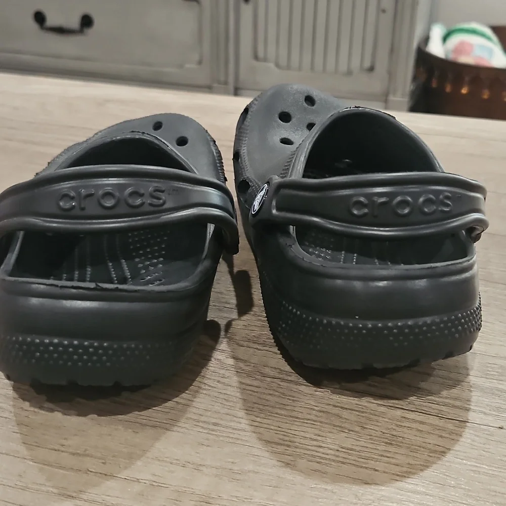 CROCS new never
